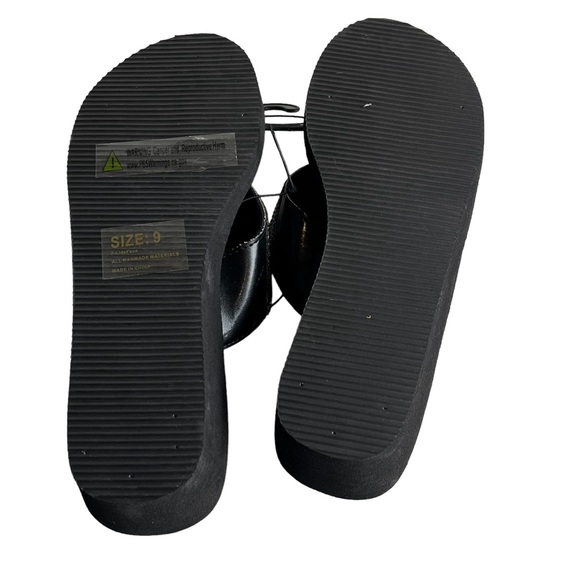 BETTY BOOP Sparkly Flip Sandals - Picture 6 of 10